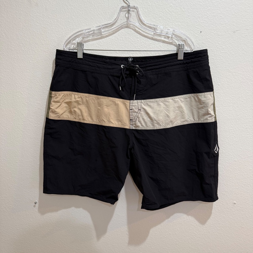Volcom Liberators Mens Black Colorblock Board Shorts Swim Trunks Size 38